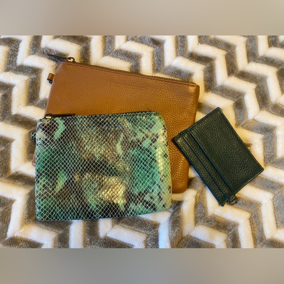 Aimee Kestenberg 100% Leather Wristlet Tan - Picture 2 of 7